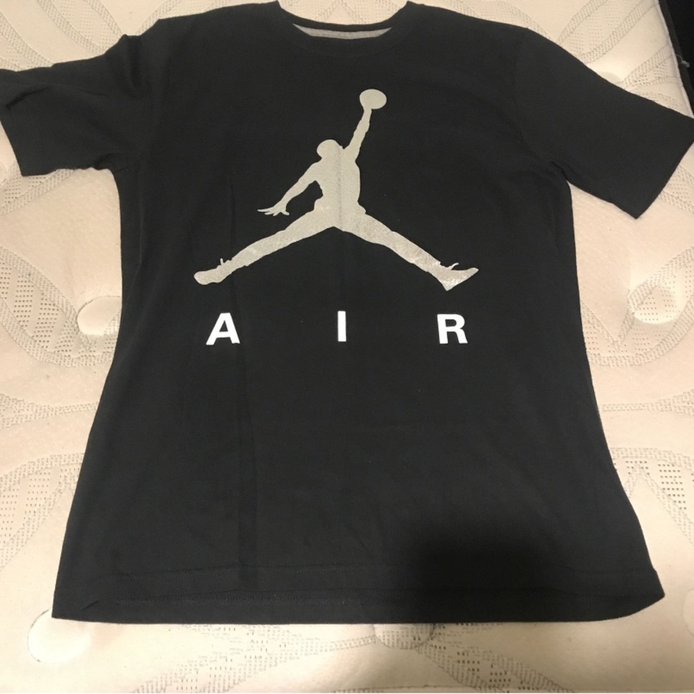Mens air jordan shirt size m
